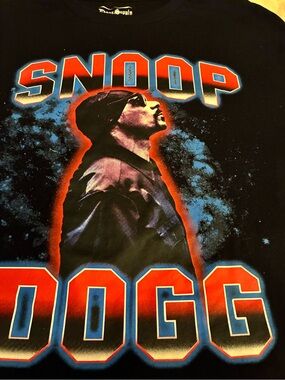 Pre-owned Black Snoop Dogg Graphic Short Sleeve Tee - Vibrant Red & Blue Print